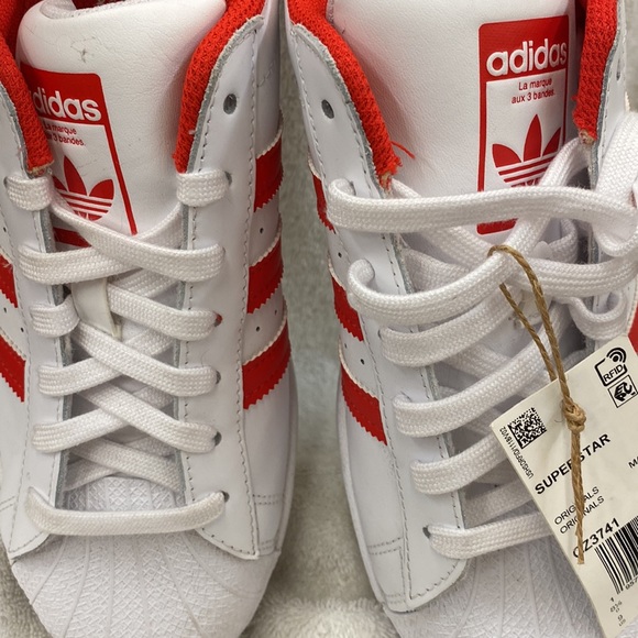 NWT Adidas Superstar Shoes Originals Sneakers Cloud White and Vivid Red - Size 9 - Picture 10 of 10